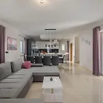 Luka With 50 Sqm Pool Villa Labin
