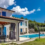 Luka With 50 Sqm Pool