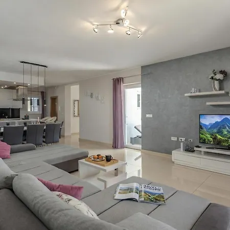 Luxury Pool Villa Luka /W Sea View