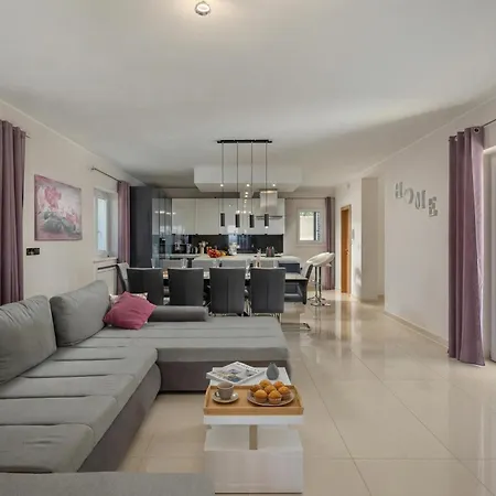 Luxury Pool Villa Luka /W Sea View Villa