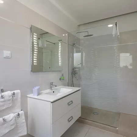 Villa Luxury Pool Villa Luka /W Sea View
