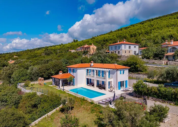 Sea View Luka With Pool לאבין